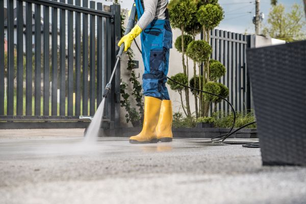 Driveway Power Washing in Lawrence