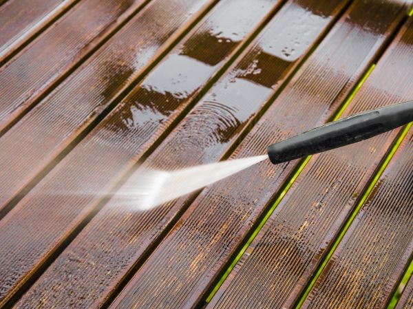 Balcony Cleaning in Lawrence