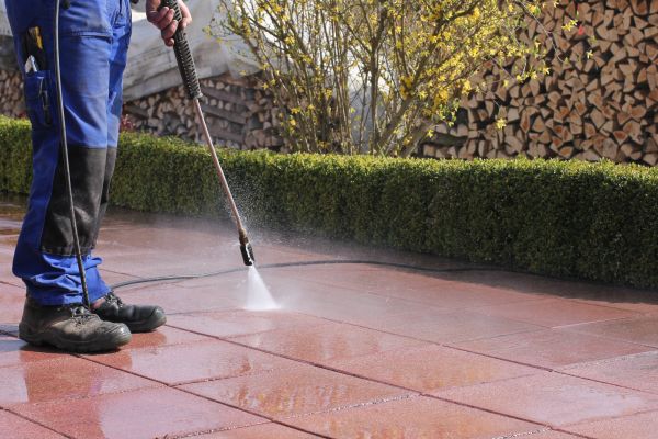 Driveway Pavers Cleaning in Lawrence