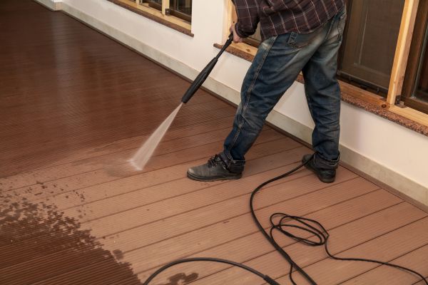 Veranda Cleaning in Lawrence