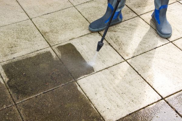 Outdoor Concrete Cleaning in Lawrence