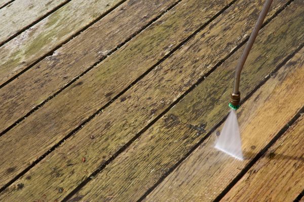 Deck Mold Removal in Lawrence
