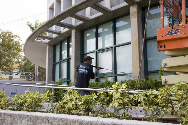 Surface Inspection Before Powerwashing